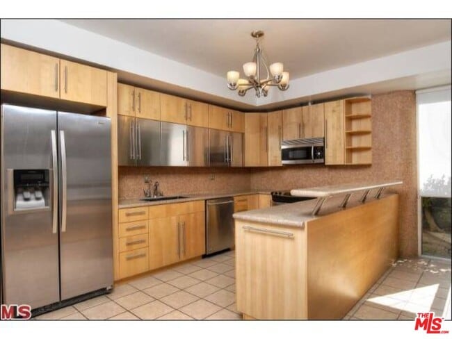 Photo - 318 N Maple Dr Unit C106
