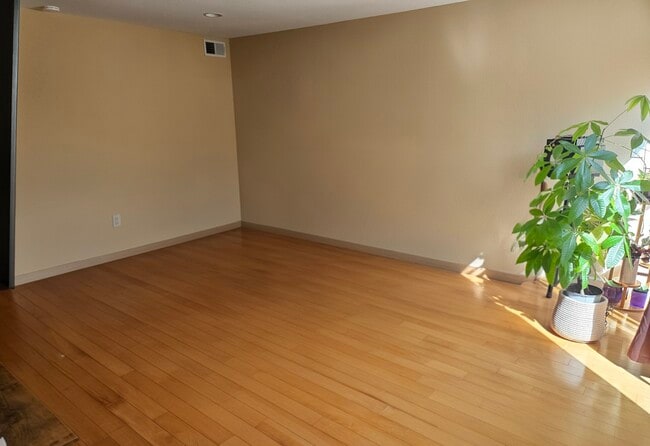 Photo - 2109 Clark Ln