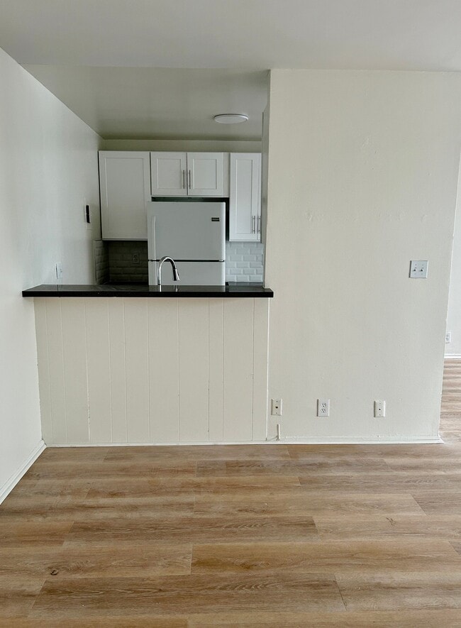 Photo - 1538 N Detroit St Unit 2