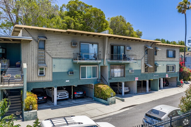 Primary - Poinsettia Place