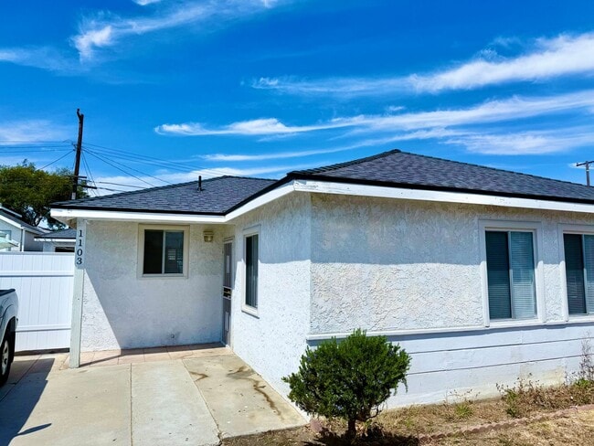 Building Photo - AWESOME 3 BEDROOM 1 BATH HOME