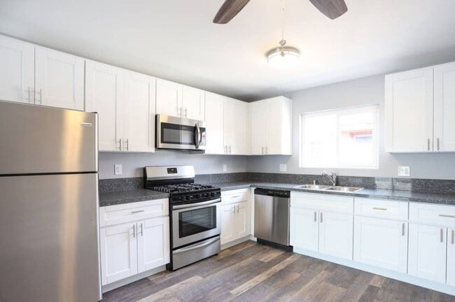 Building Photo - Updated 2 Bed 1 Bath Near SDSU Unit 7 Rental