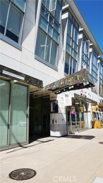 Building Photo - 175 S Lake Ave Unit 307