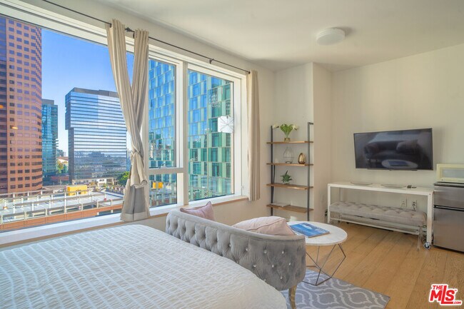 Photo - 889 Francisco St Unit 905