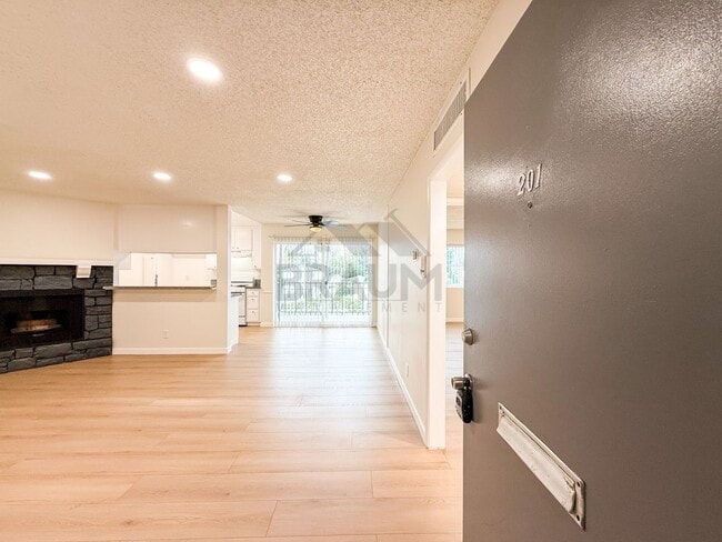 Photo - 13347 Victory Blvd Unit 201