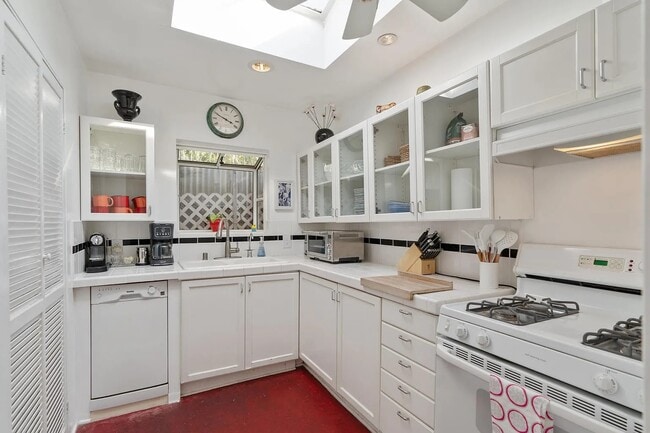 Photo - 619 Milwood Ave Unit A