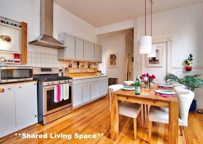 Photo - 1996 Virginia Ave