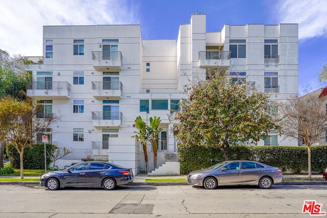 Photo - 401 Serrano Ave Condo Unit 305