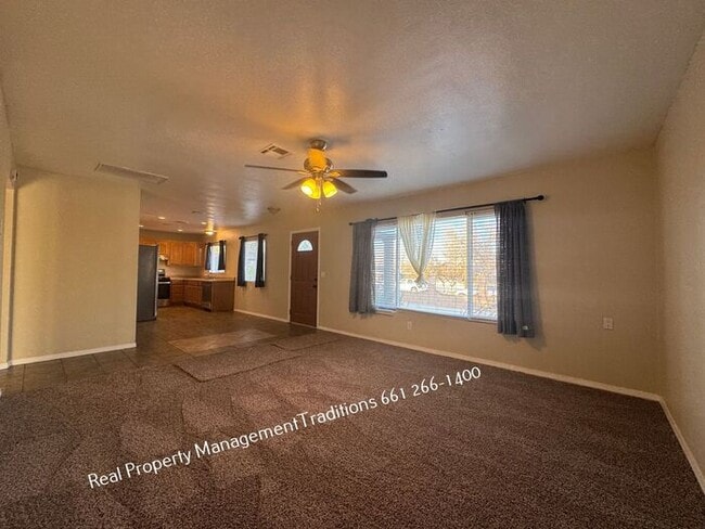 Photo - Great 3 + 2 Located in Quartz Hill