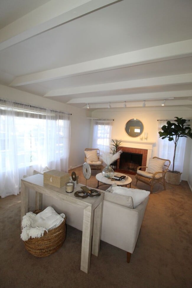 Photo - Charming Midtown Ventura Home- 3 Bedroom + 1.75 Bath Unit 130 Virginia Drive