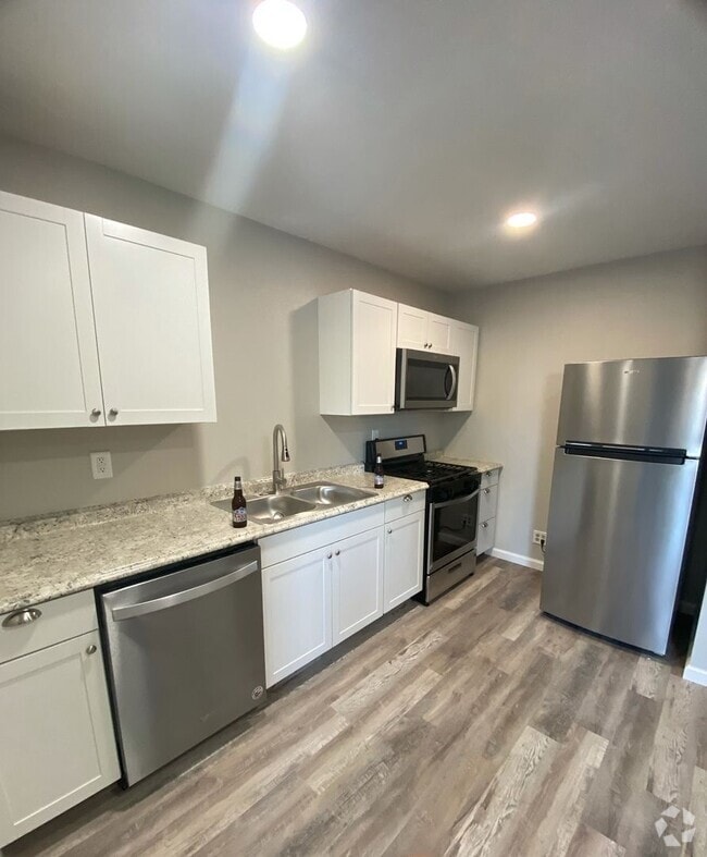 Building Photo - 1 Bedroom 1 Bath Apartment for Rent Unit 12227 B