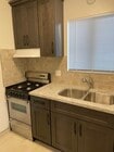 Photo - 114 W B St