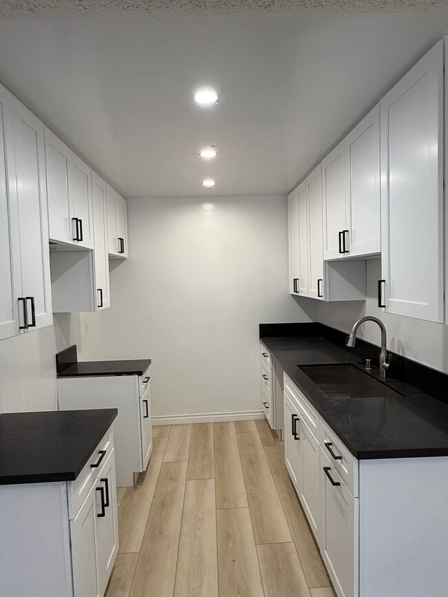 Photo - 1750 S Bentley Ave