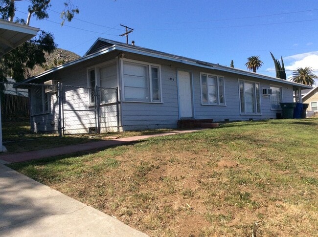 Photo - 11716-20 Hazeldell/4886 Blehm Unit 4886