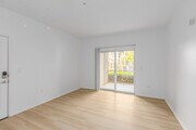 2BR, 2BA - 1,035SF - Living Room - Teresina Apartments