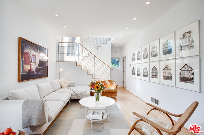 Photo - 757 Milwood Ave