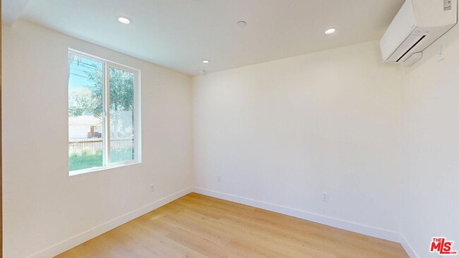 Photo - 6443 Satsuma Ave