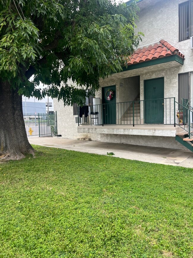 Photo - San Fernando Apts