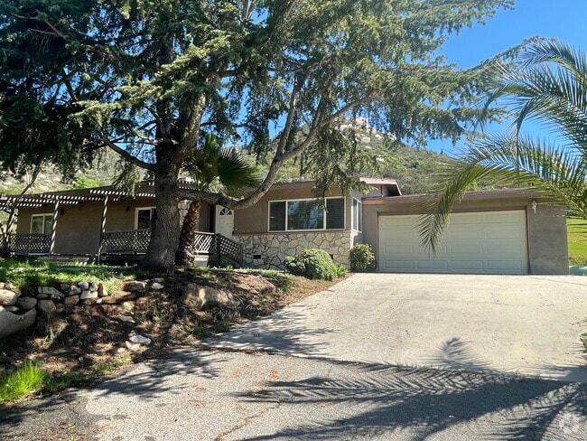 Building Photo - 2737 Sarver Ln Rental
