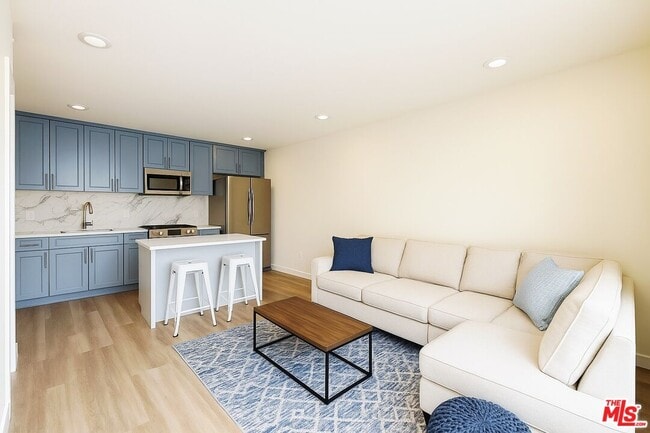 Building Photo - 1120 W 87th St Rental