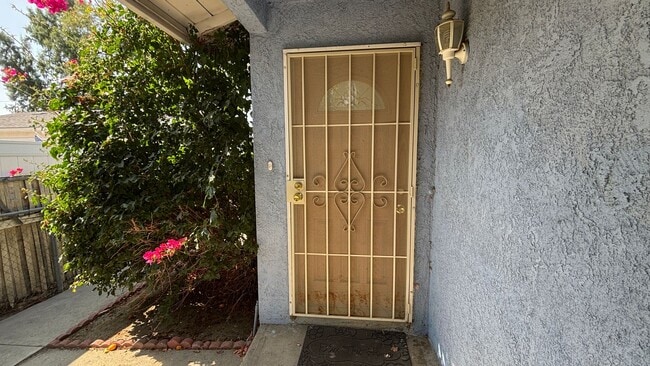 Photo - 466-70 W. 5th St Unit 468