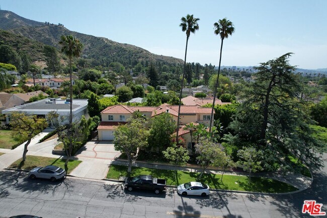 Photo - 1861 W Mountain St