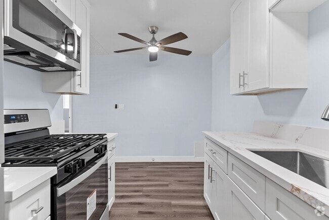 Building Photo - 1804 W 78th St Rental