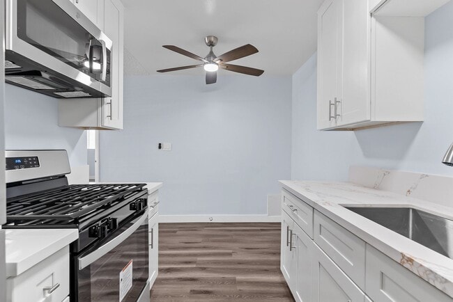 Photo - 1804 W 78th St Apartment Unit 4