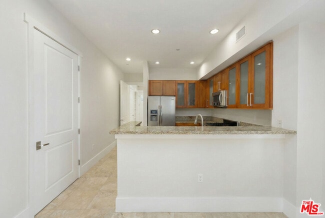 Photo - 2020 Holly Dr Unit 5