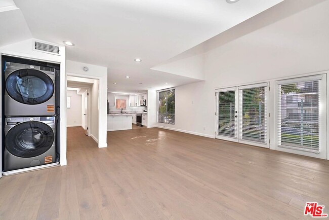 Photo - 843 4th St Unit 103