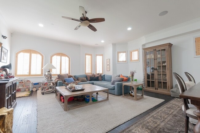 Photo - 143 N Arnaz Dr Unit #105