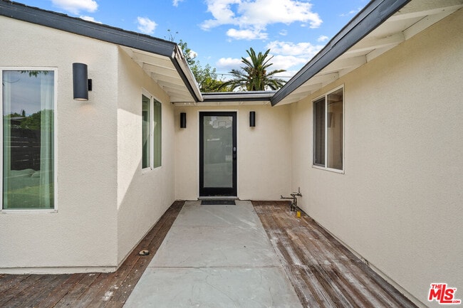 Photo - 20308 Mobile St