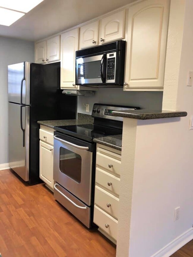 Kitchen - 12035 Alta Carmel Ct Unit 209