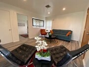 Living Room - 520 S Inglewood Ave Apartments Unit 3