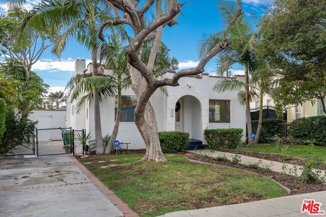 Photo - 927 N Edinburgh Ave