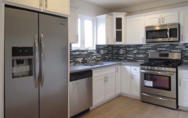 Photo - 627 N Mariposa Ave Unit 627