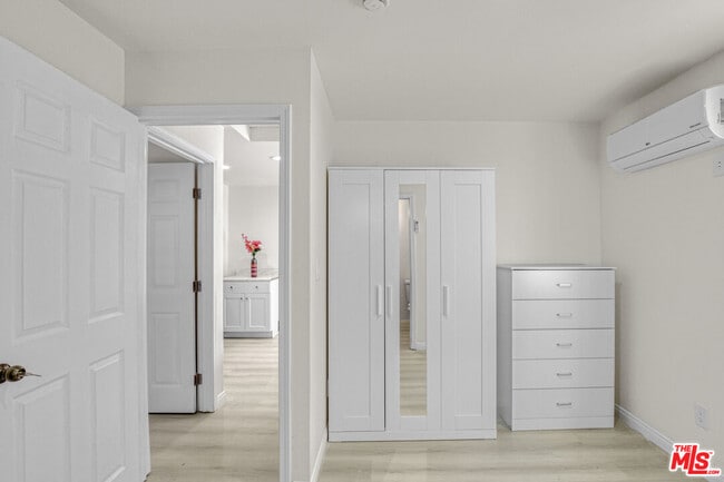 Photo - 7705 Baird Ave