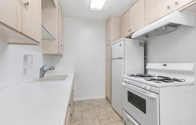 Photo - 1015 E Ocean Blvd Unit 6