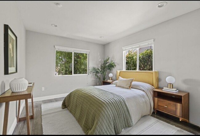 Room 1 - 5434 4th Ave