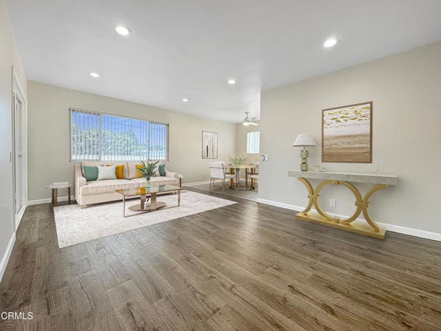 Building Photo - 605 N Los Robles Ave Unit 4