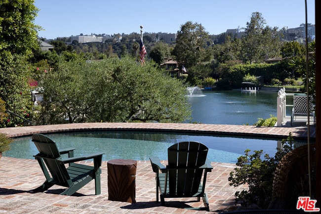 Photo - 10030 Toluca Lake Ave