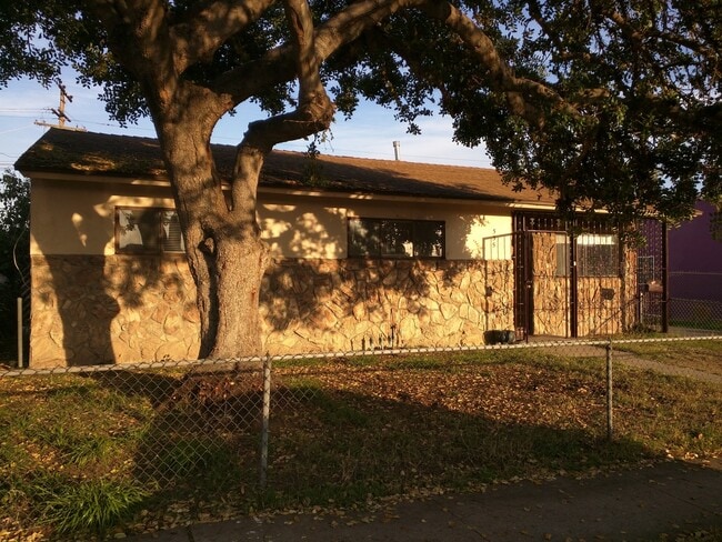 Building Photo - Coming soon! - Large pets ok