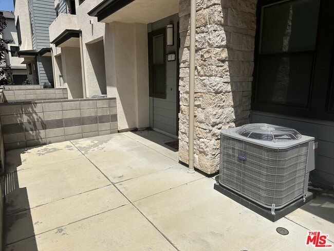 Photo - 2957 W Lincoln Ave Unit 5