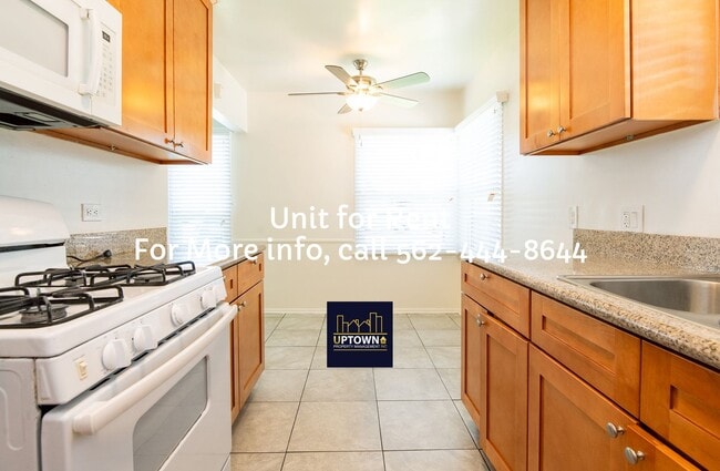 Building Photo - BROADWAY BOND Unit 3