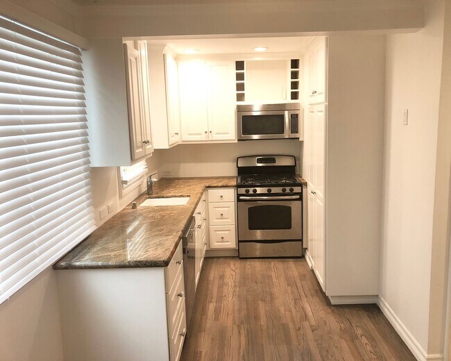 Photo - 307 33rd St Unit B