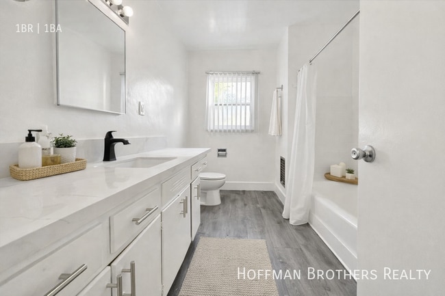 Photo - 5318 Radford Ave Unit 5