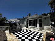 Photo - 19555 Oxnard St House