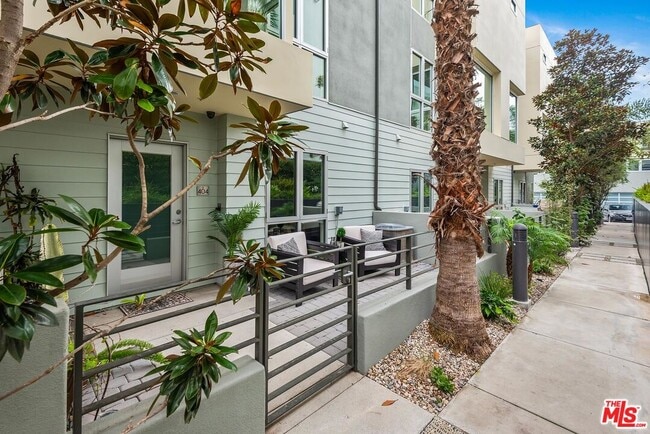 Photo - 310 Washington Blvd