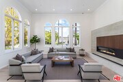 Photo - 107 N Doheny Dr House
