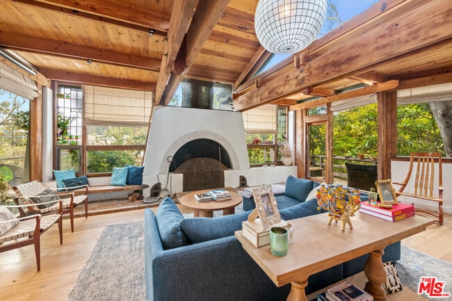 Building Photo - 516 Latimer Rd